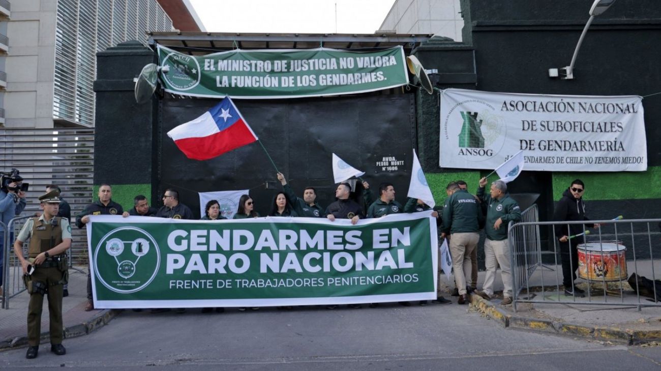 Acuerdo histórico pone fin a la paralización de Gendarmería: detalles revelados Acuerdo histórico pone fin a la paralización de Gendarmería: detalles revelados