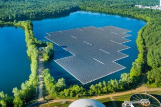 Imparable crecimiento de la energía solar flotante: 77 GWdc en 10 años
