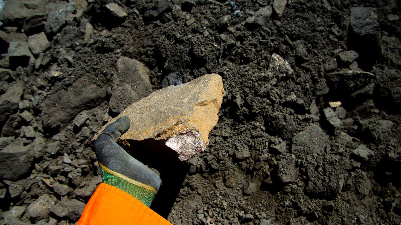 Indonesia protege a pequeños mineros del mercado del níquel: impacto global Indonesia protege a pequeños mineros del mercado del níquel: impacto global