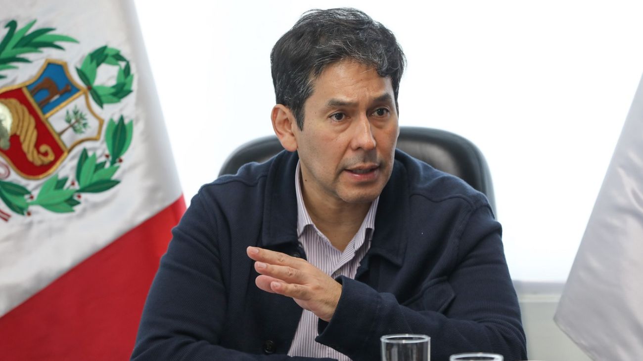 Escándalo Alimentario en Perú: Moción de Censura a Julio Demartini Escándalo Alimentario en Perú: Moción de Censura a Julio Demartini