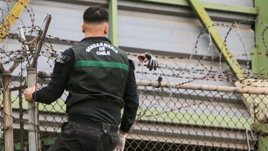 Importante riña en Centro de Detención Santiago 1 deja varios heridos