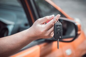 Insólito robo en Punta Arenas: Empleado desleal hurta coche de jefe