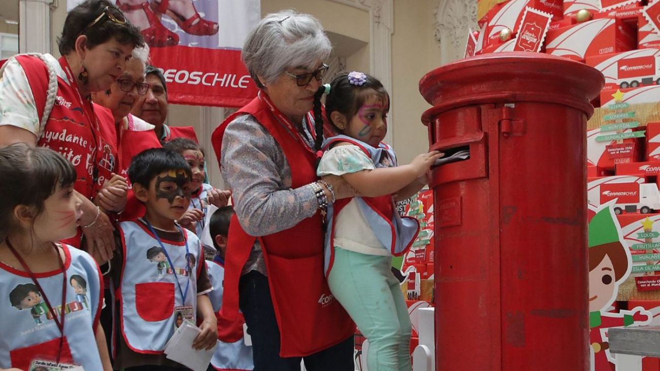 CorreosChile lanza campaña "Apadrina un sueño" para Navidad 2024 CorreosChile lanza campaña "Apadrina un sueño" para Navidad 2024