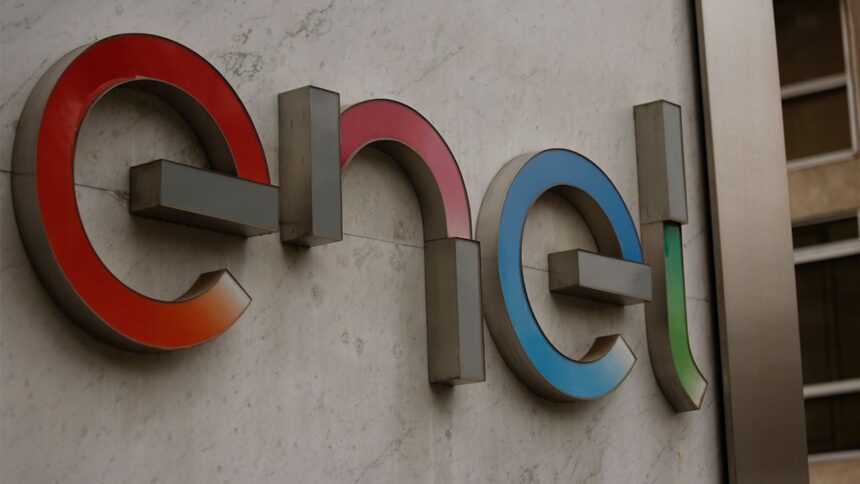 CEO de Enel anuncia inversión millonaria para mejorar red eléctrica