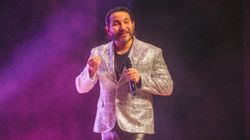 Felipe Avello cambia su nombre a Simón Suazo en sorprendente transformación.