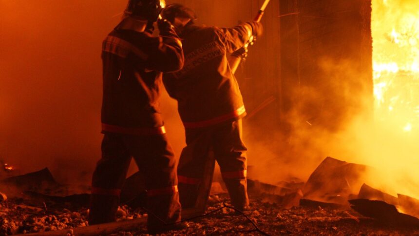 Incendio en Barrio Yungay: Bomberos controlan siniestro y evalúan daños