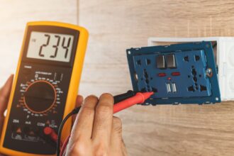 La importancia de los protectores de voltaje en electrodomésticos críticos