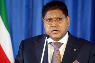 Surinam revoluciona con 'Regalías para todos' beneficiando a sus ciudadanos