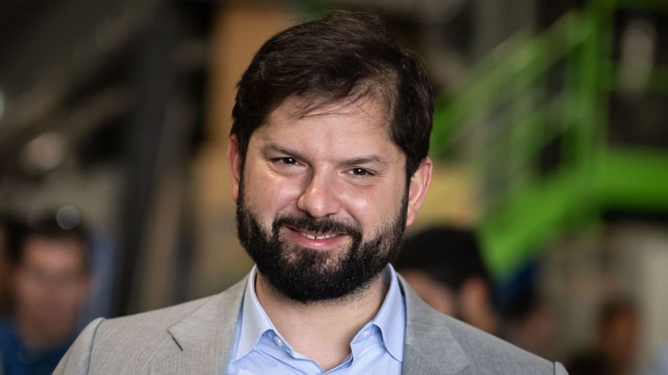 Condenan a mujer que denunció al Presidente Boric por robo y acoso