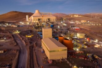 Enami revierte pérdidas con USD 6,8 millones de ganancias