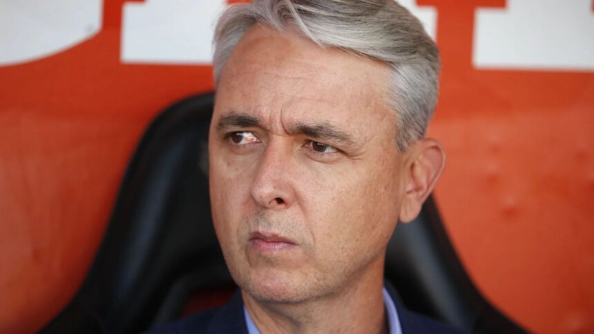 Posible renuncia de Tiago Nunes por conflictos con directiva del club