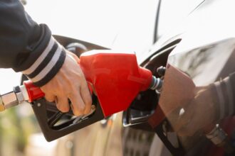 Cambios en precios de combustibles: variación mixta este jueves 28