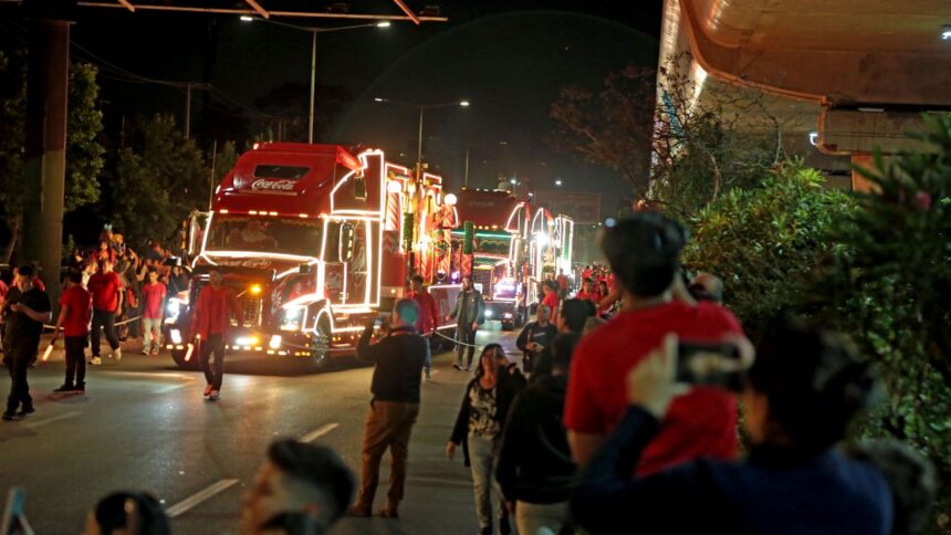 Caravana Navideña Coca-Cola 2024: Alegría y luces llegan a Chile