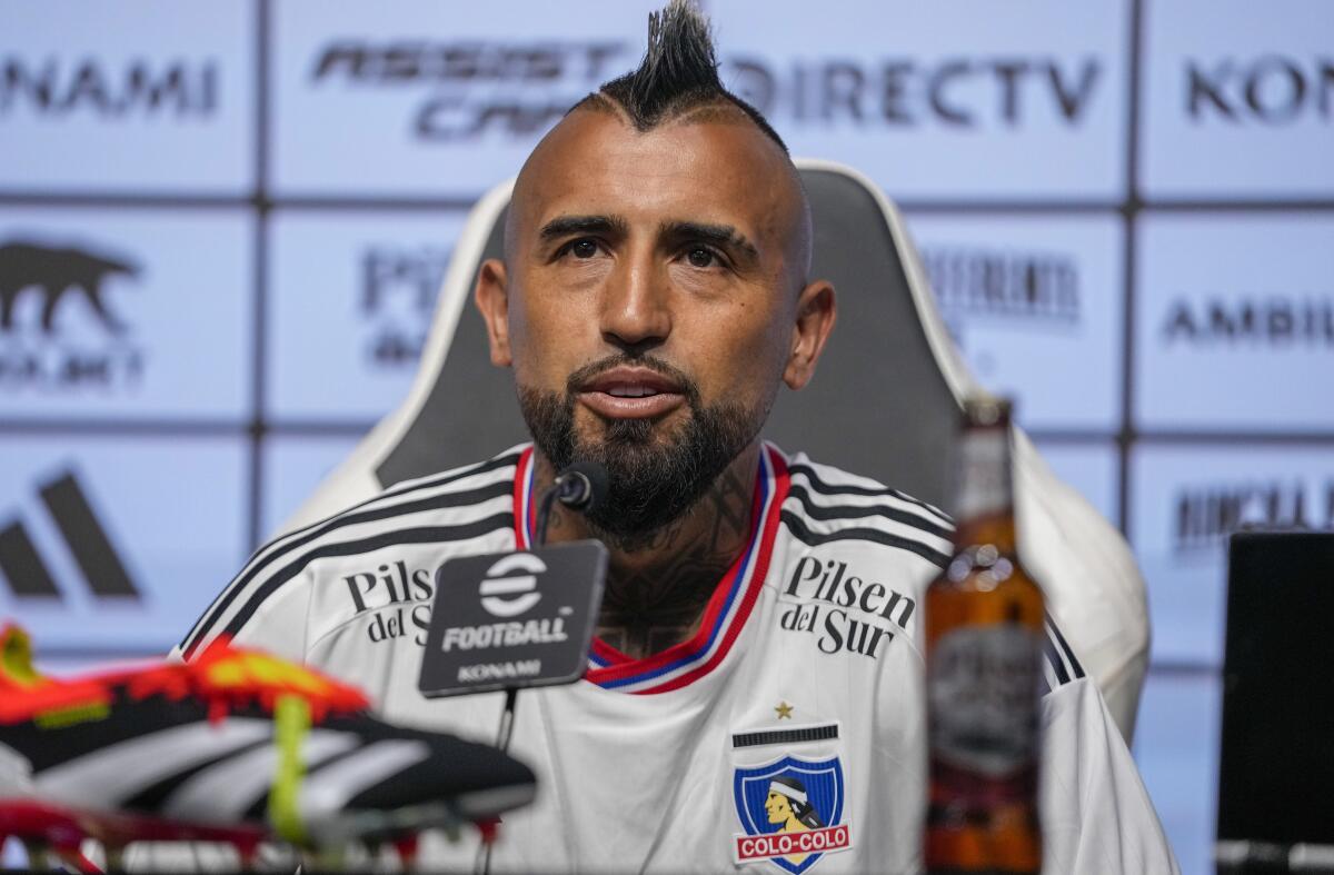 Escándalo en Colo Colo: Jugadores acusados de agresión sexual en pub Escándalo en Colo Colo: Jugadores acusados de agresión sexual en pub