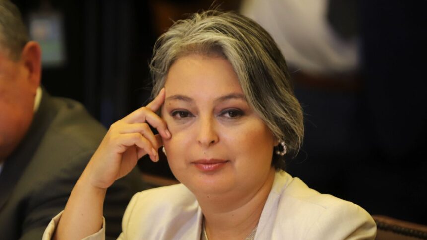 Ministra Jara enfrenta críticas por declaraciones sobre paro público Chile