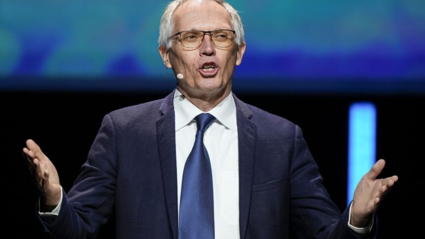 Renuncia de Carlos Tavares: Nuevos Retos para Stellantis antes de 2025