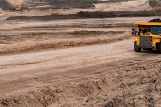 Crecimiento en producción minera e industrial señala recuperación económica en octubre