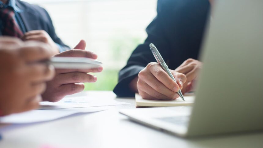 Negociaciones entre funcionarios públicos y Gobierno: rumbo a soluciones efectivas