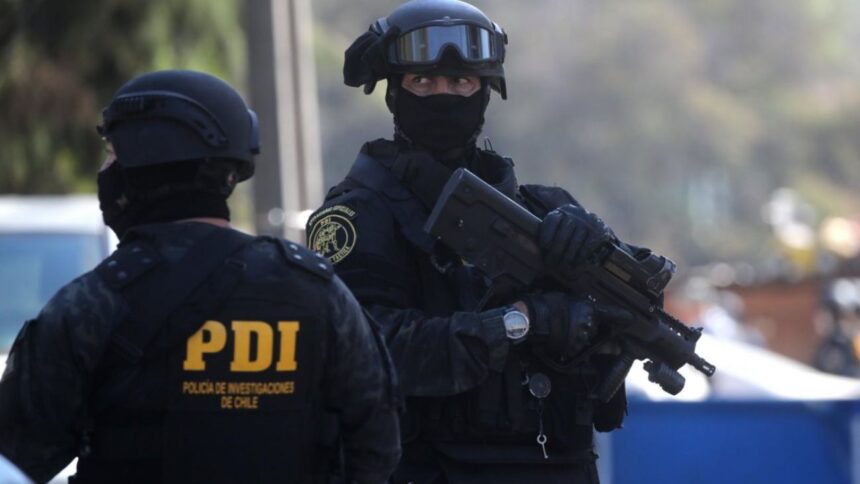 Operativo en Peñalolén: Detenidos seis individuos con drogas, armas y dinero