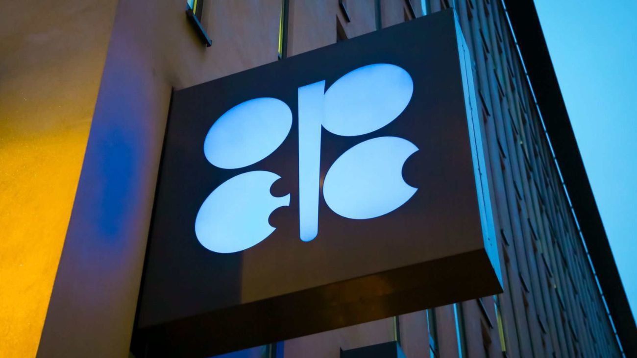 Desafíos de la OPEP+ al mantener recortes de petróleo Desafíos de la OPEP+ al mantener recortes de petróleo