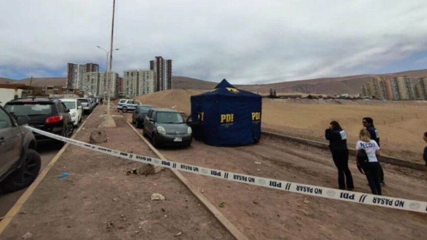 Hallazgo macabro en Iquique: cuerpo hallado en vehículo robado