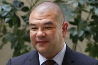 Críticas a devolución de dineros de isapres: declaraciones del superintendente Víctor Torres