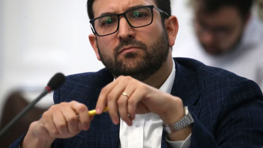 Crispi Cuestionado por Falta de Expertise en Caso Monsalve: Mellado