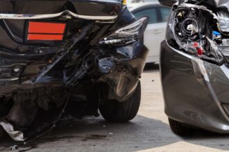 Conductor en fuga desata caos vehicular en Temuco, múltiples heridos