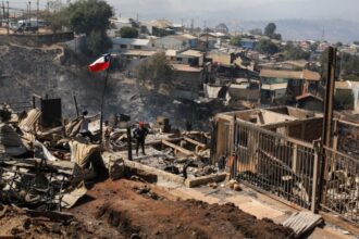 Damnificados de Valparaíso exigen soluciones prolongadas y apoyo en salud mental