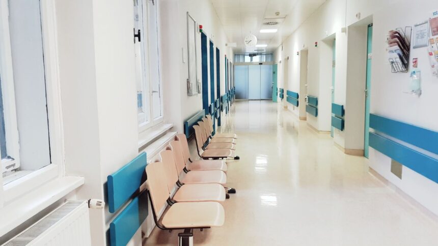 Irregularidades en listas de espera quirúrgicas en hospitales públicos de Chile