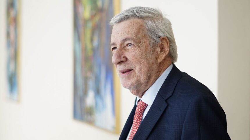 Ex embajador chileno denuncia maltrato laboral y cuestiona su remoción