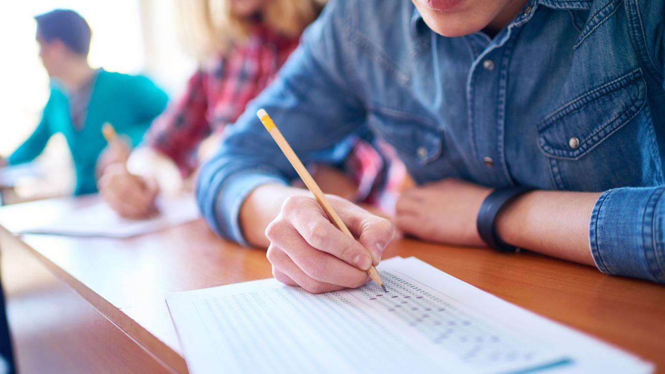 Estudiantes preparan Admisión 2025 y descubren carreras mejor remuneradas Estudiantes preparan Admisión 2025 y descubren carreras mejor remuneradas
