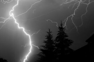 Tormentas eléctricas en 6 regiones de Chile: ¿qué precauciones tomar?