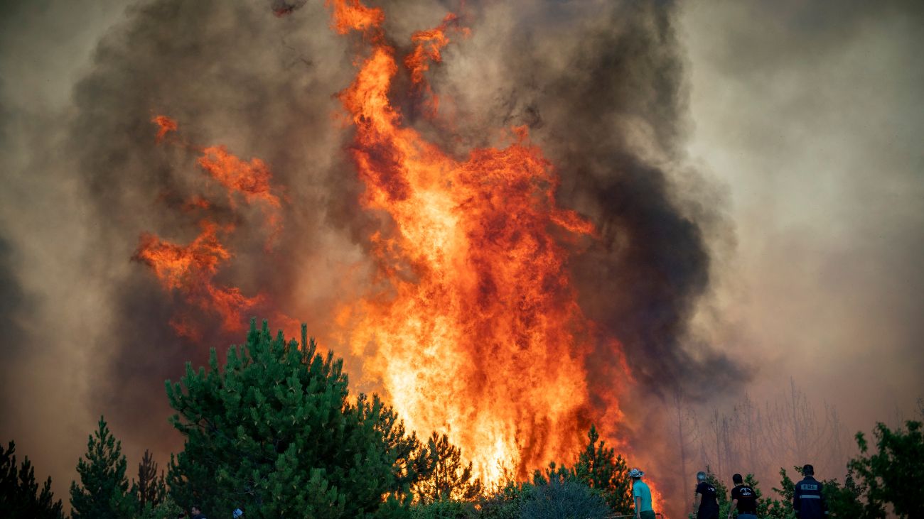 Alerta roja en Calera de Tango por incendio forestal cercano Alerta roja en Calera de Tango por incendio forestal cercano