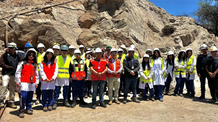 Estudiantes del Colegio Cervantino exploran tecnologías mineras en UDA