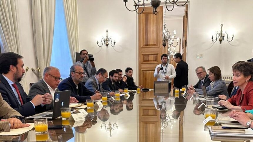 Gobernadores regionales exigen transparencia en transferencia de fondos públicos