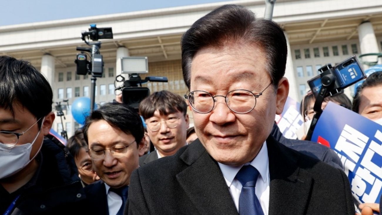 Oposición en Corea del Sur presenta moción de destitución a presidente Oposición en Corea del Sur presenta moción de destitución a presidente