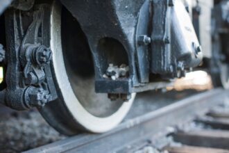 Primer tren del proyecto 30/30 llega a Puerto Montt