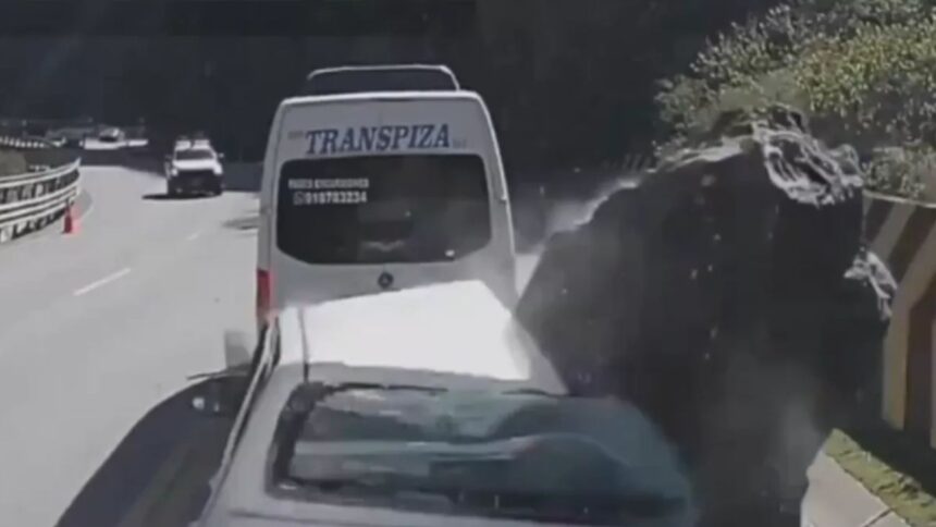 Tragedia en la Carretera Central de Perú: Roca Causa Tres Víctimas