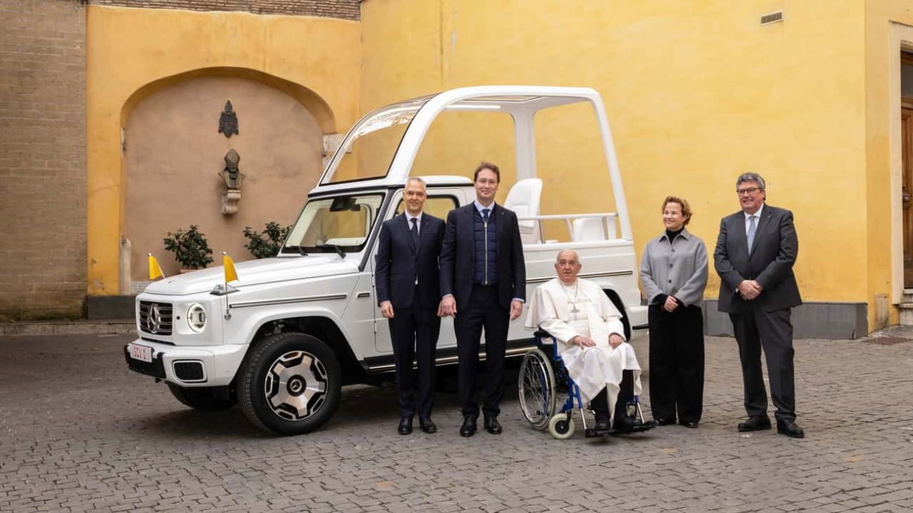 Entrega del Papamóvil eléctrico al Vaticano: Innovación y sostenibilidad Entrega del Papamóvil eléctrico al Vaticano: Innovación y sostenibilidad