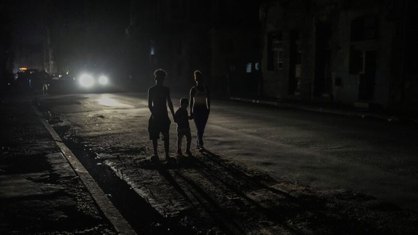 Colapso energético en Cuba deja a la isla a oscuras