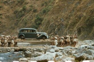 El "Camino del Rolls Royce" en Nepal: Historia de Ingenio y Resiliencia