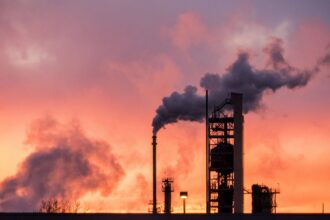 Emergencia en Refinería Aconcagua: Fuego y Humo, Sin Riesgo para Personas