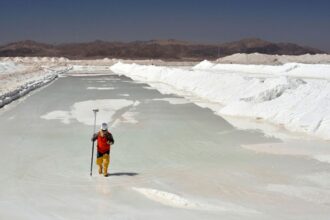 Chile amplía áreas de exploración y explotación de litio en Tarapacá