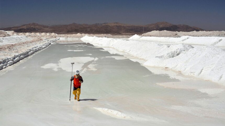 Chile amplía áreas de exploración y explotación de litio en Tarapacá