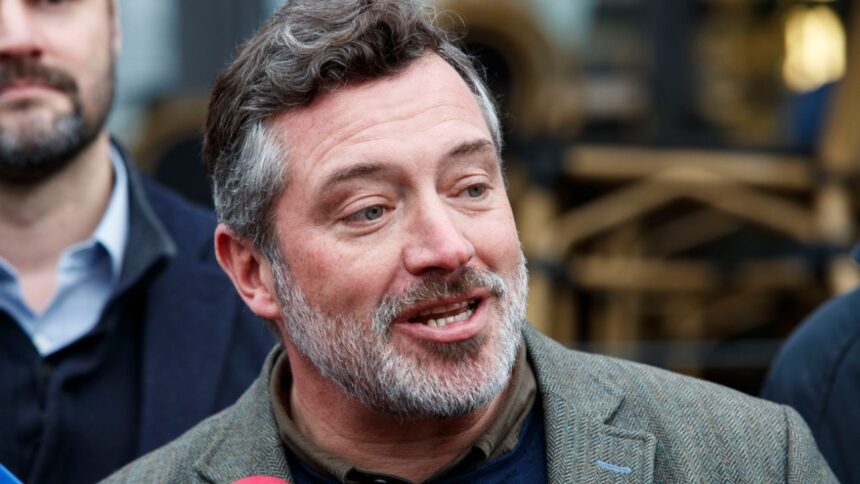 Sebastián Sichel enfrenta polémica por capturas de pantalla generadas por IA