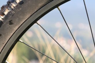 Investigan trágico homicidio de hombre a manos de un ciclista en Colina
