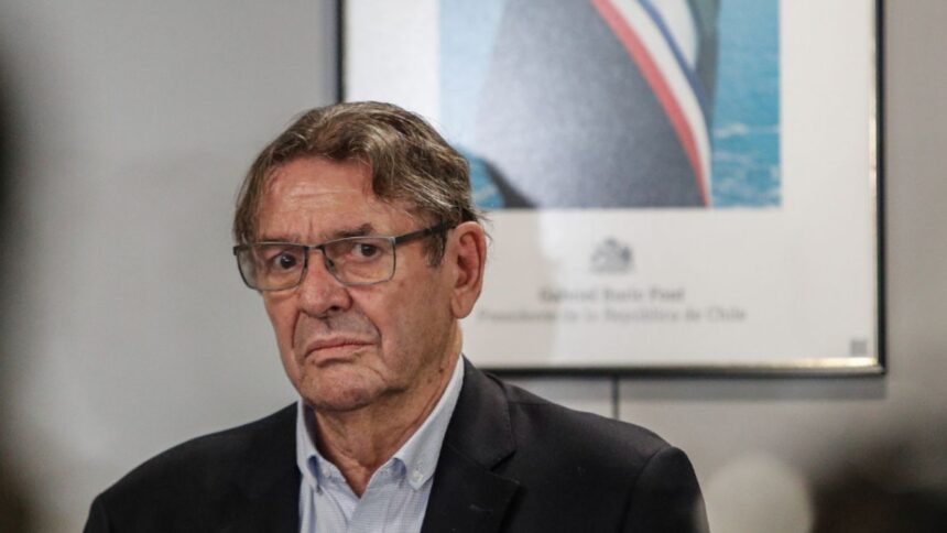 Controversia: Embajador chileno en Venezuela sigue recibiendo millonaria remuneración