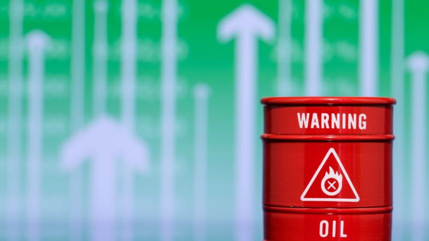 Revisión al alza: Crudo Brent a $70 en 2025 por OPEP+