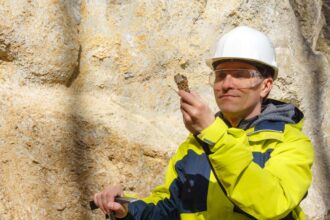 Explorando el rol esencial de la geología en la extracción minera